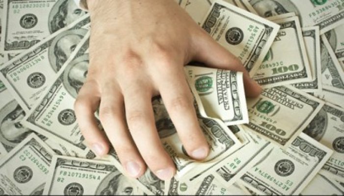 Iată câţi români sunt milionari în dolari